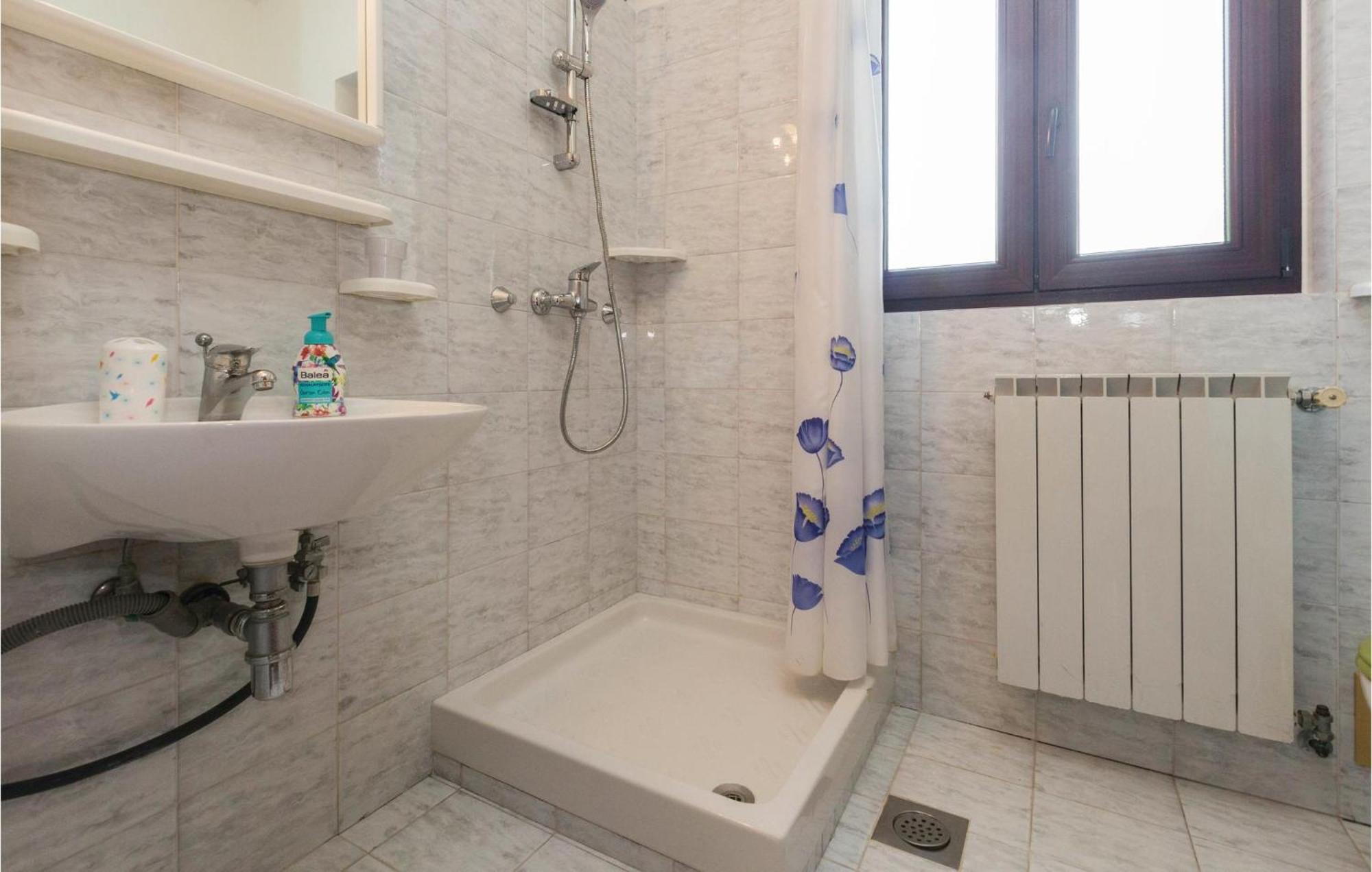 2 Bedroom Beautiful Apartment In Савудрия Экстерьер фото